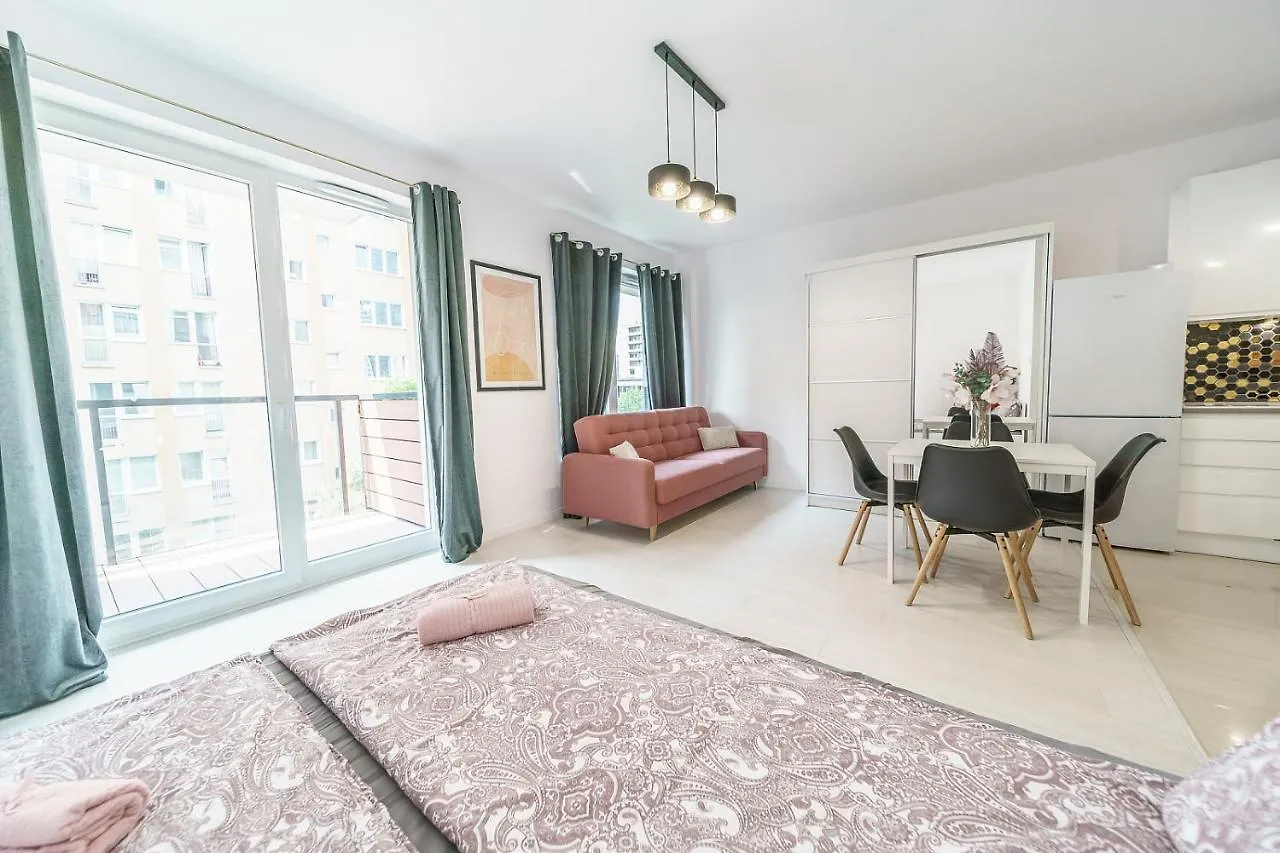 Apartment Cozy And Spacious-Golden Apartment-City Center&S42 Warsaw Poland
