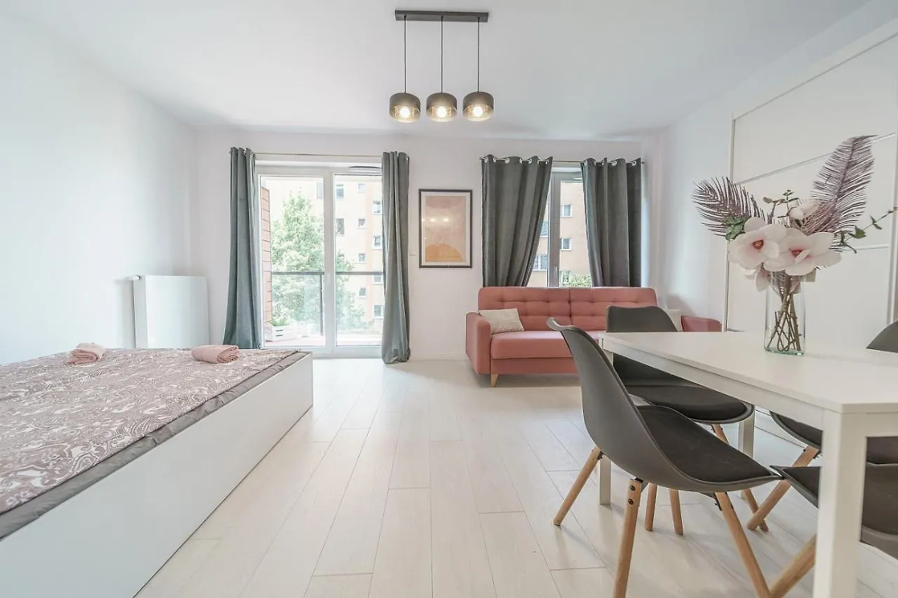 Apartment Cozy And Spacious-Golden Apartment-City Center&S42 Warsaw