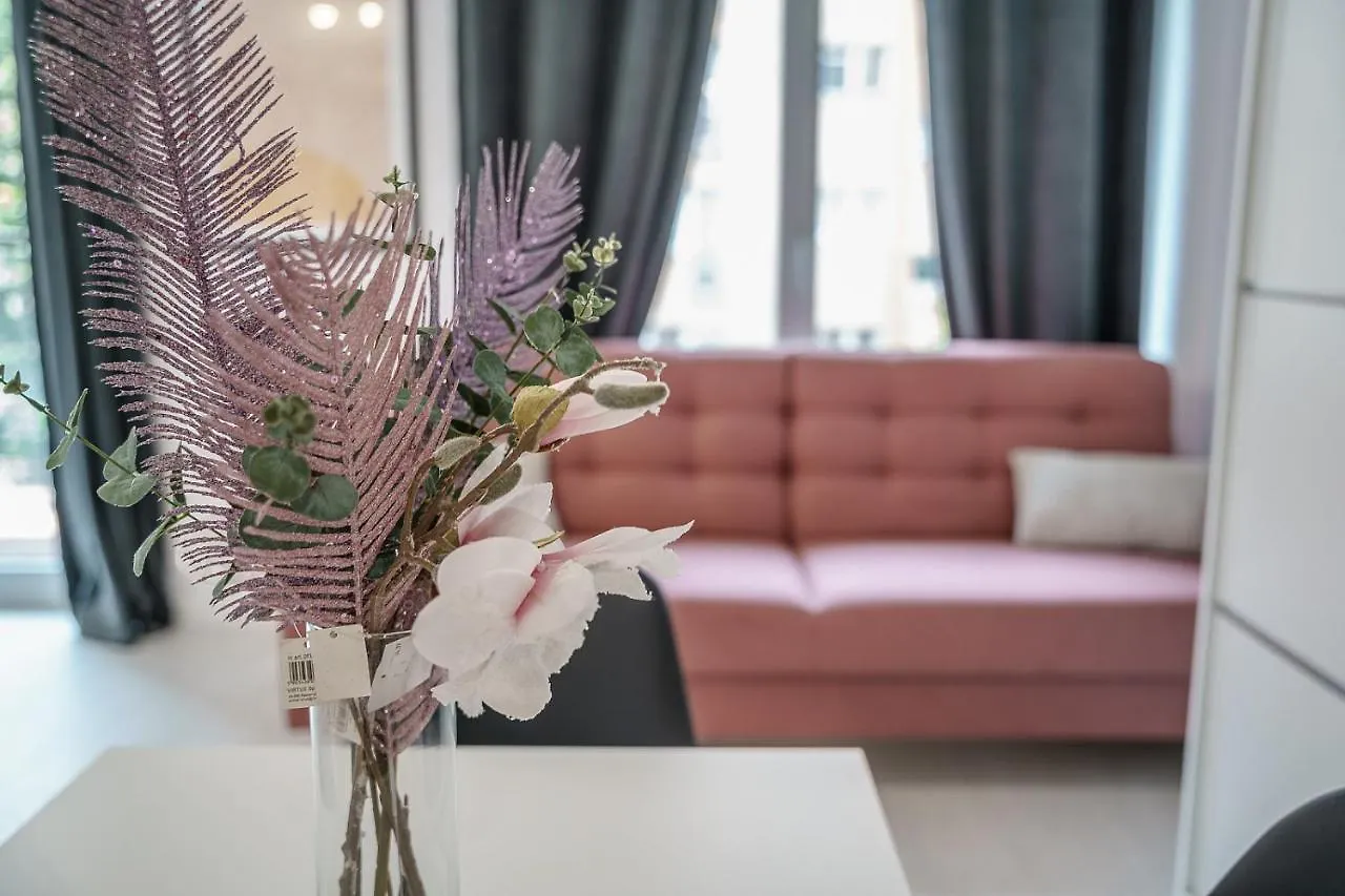 Apartment Cozy And Spacious-Golden Apartment-City Center&S42 Warsaw