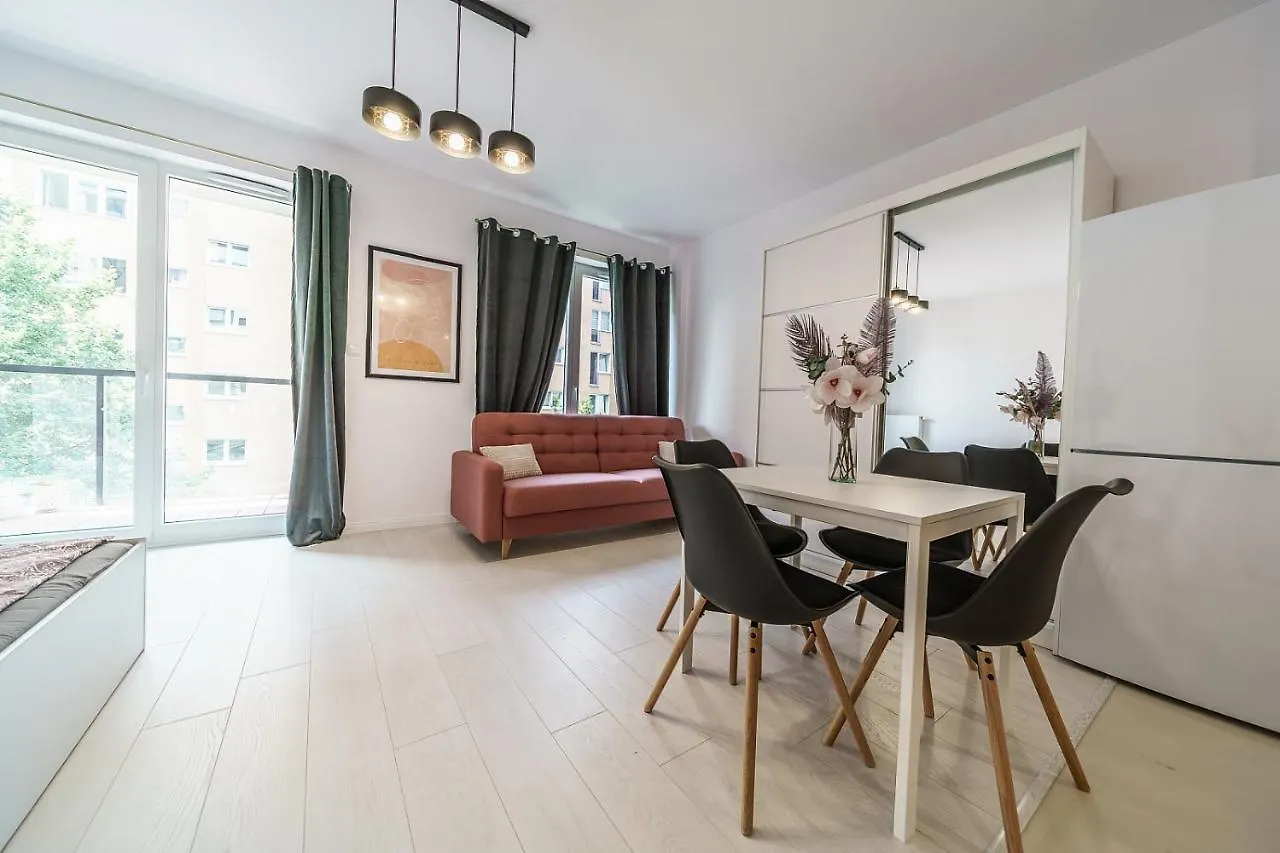 Cozy And Spacious-Golden Apartment-City Center&S42 contacts