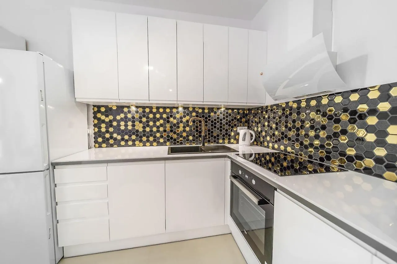 Apartment Cozy And Spacious-Golden Apartment-City Center&S42 Warsaw